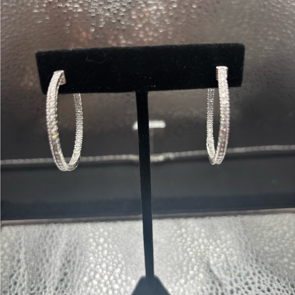 Elegant Gorgeous Sterling Silver Hoop Earrings - Picture 3 of 4